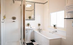 Arbutus Hotel